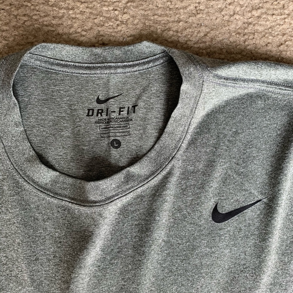 Men’s Nike DriFit gray short sleeve